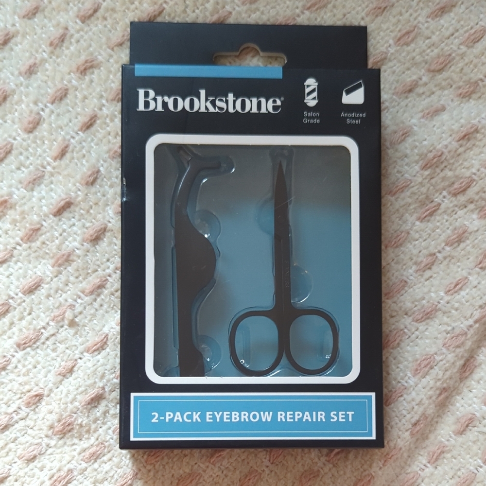 Brookstone Black Eyebrow Grooming Kit